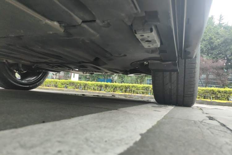 Used BYD Tang L 2025 DM 200KM Four-Wheel Drive LiDAR Flagship Model Chassis Rear Left