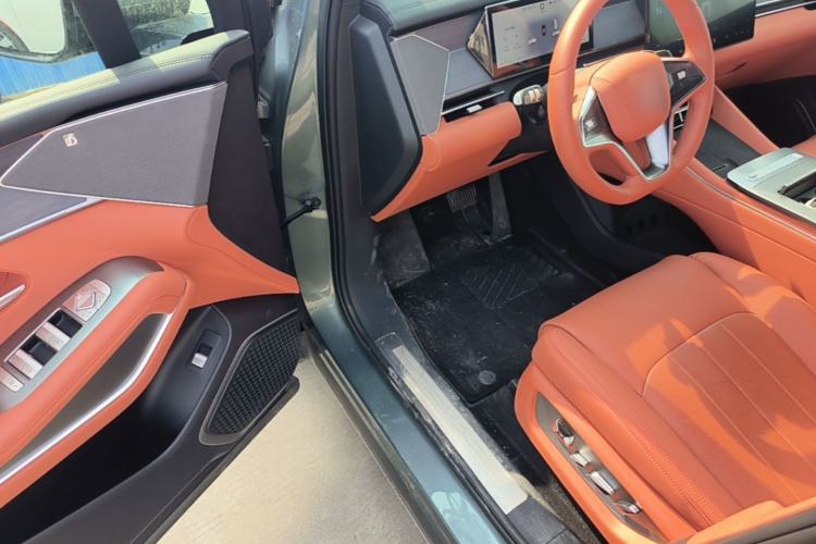 Used BYD Tang L 2025 DM 175KM Drone Player Edition Driver Seat