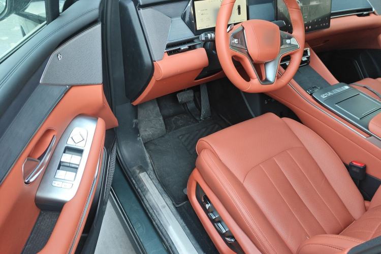 Used BYD Tang L 2025 DM 175KM Drone Player Edition Driver Seat