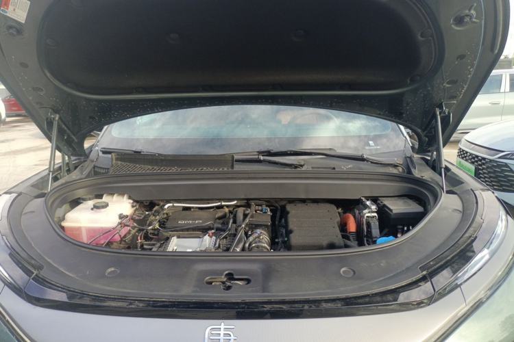 Used BYD Tang L 2025 DM 200KM Four-Wheel Drive LiDAR Flagship Model Engine Bay