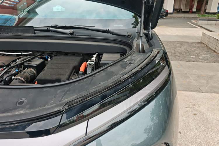 Used BYD Tang L 2025 DM 215KM LiDAR Flagship Model Engine Bay Left