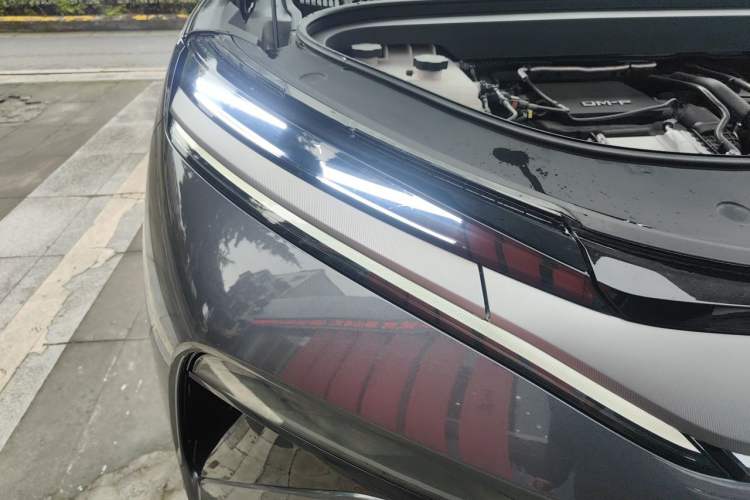 Used BYD Tang L 2025 DM 200KM Four-Wheel Drive LiDAR Flagship Model Engine Bay Right