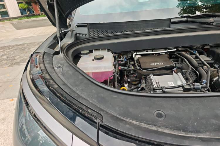 Used BYD Tang L 2025 DM 215KM LiDAR Flagship Model Engine Bay Right