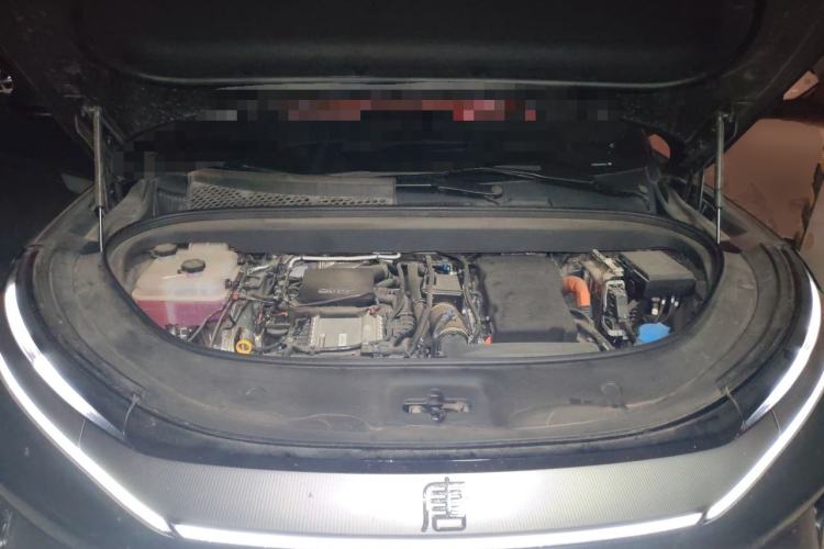 Used BYD Tang L 2025 DM 200KM Four-Wheel Drive LiDAR Flagship Model Engine Bay