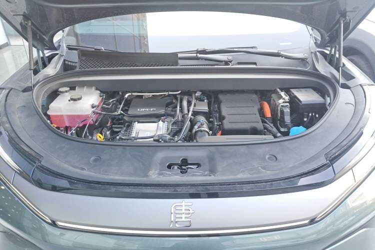 Used BYD Tang L 2025 DM 175KM Drone Player Edition Engine Bay