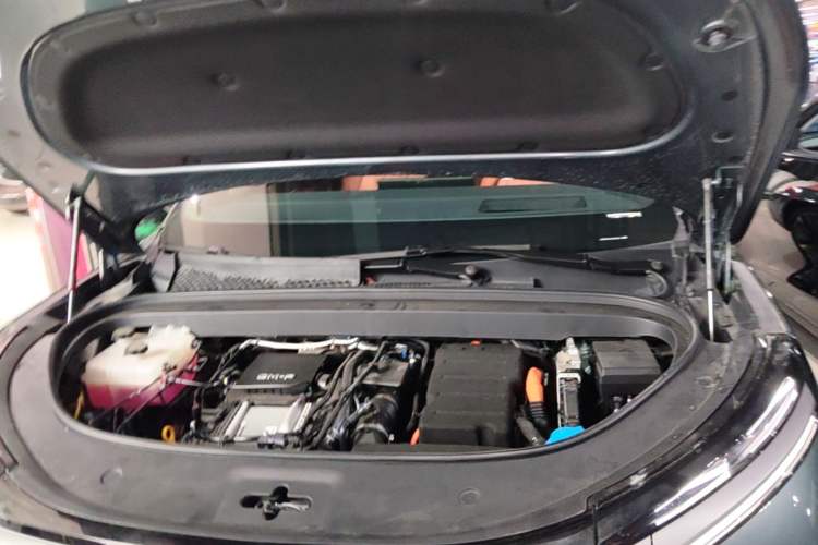 Used BYD Tang L 2025 DM 175KM Drone Player Edition Engine Bay