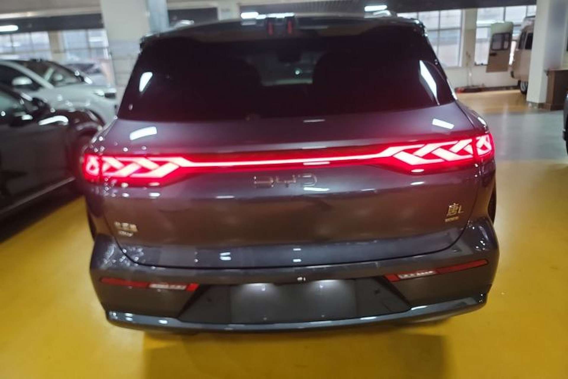 Used BYD Tang L 2025 DM 215KM LiDAR Flagship Model Exterior 4