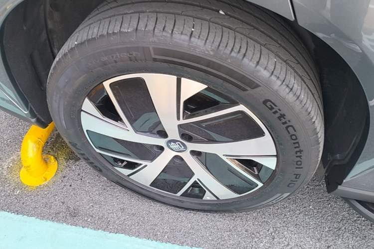 Used BYD Tang L 2025 DM 200KM Four-Wheel Drive LiDAR Flagship Model Exterior 5