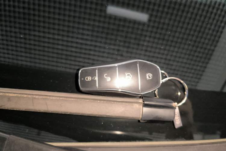 Used BYD Tang L 2025 DM 175KM Drone Player Edition Interior 1