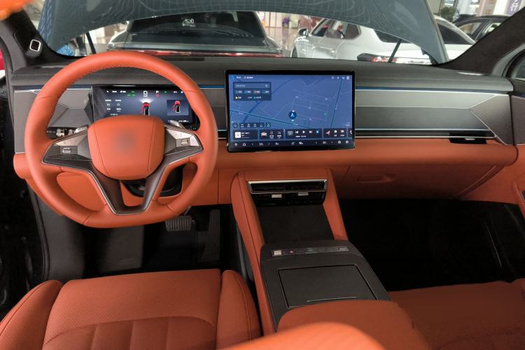 Used BYD Tang L 2025 DM 175KM Drone Player Edition Interior 2
