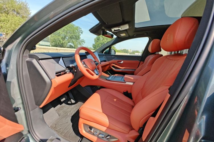 Used BYD Tang L 2025 DM 175KM Drone Player Edition Interior 5