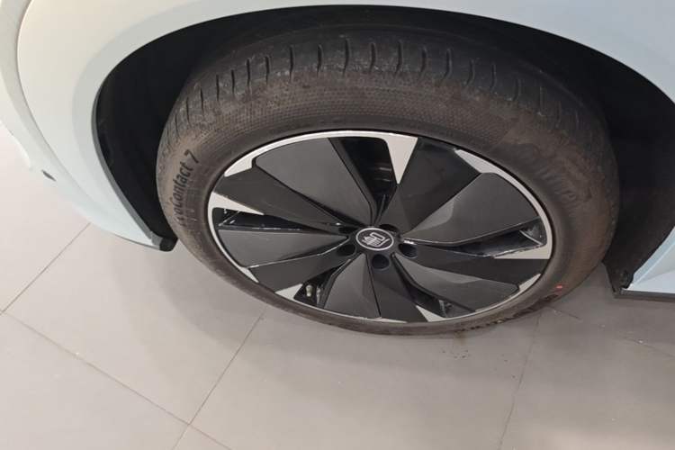 Used BYD Tang L 2025 DM 175KM Drone Player Edition Left Front Wheel Hub
