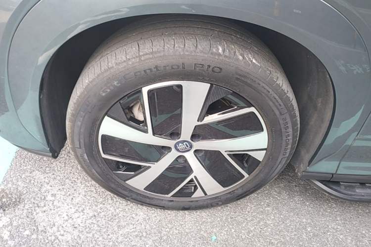Used BYD Tang L 2025 DM 200KM Four-Wheel Drive LiDAR Flagship Model Left Front Wheel Hub