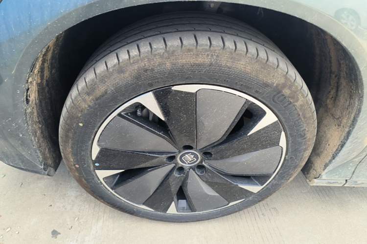 Used BYD Tang L 2025 DM 175KM Drone Player Edition Left Front Wheel Hub