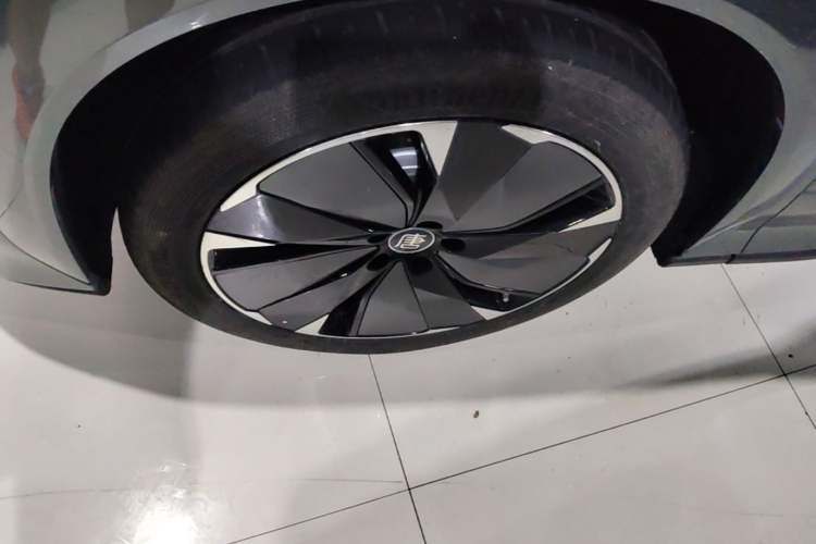 Used BYD Tang L 2025 DM 175KM Drone Player Edition Left Front Wheel Hub