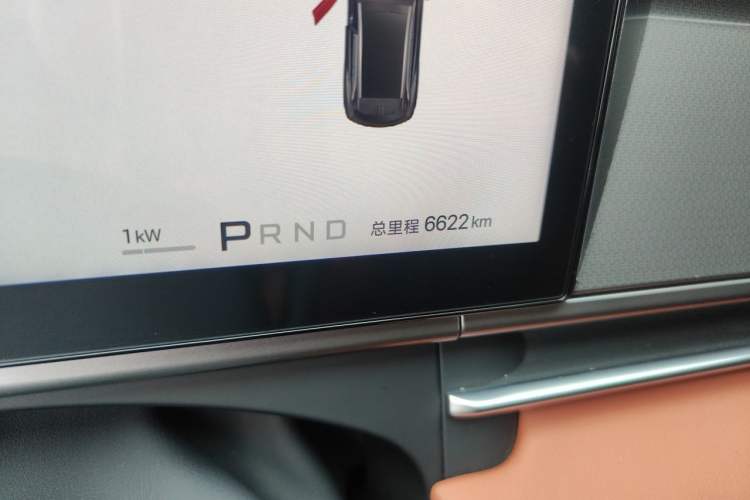 Used BYD Tang L 2025 DM 200KM Four-Wheel Drive LiDAR Flagship Model Odometer Close Up