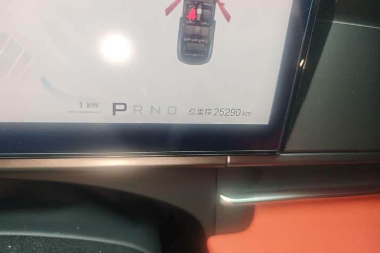 Used BYD Tang L 2025 DM 215KM LiDAR Flagship Model Odometer Close Up