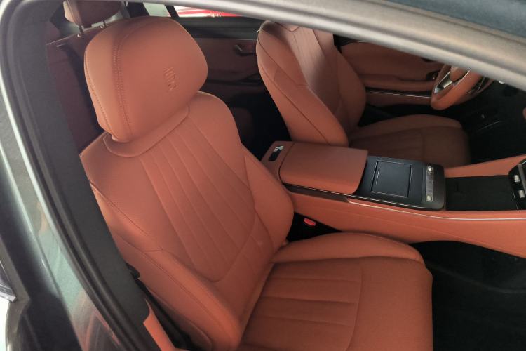 Used BYD Tang L 2025 DM 175KM Drone Player Edition Right Front Seat