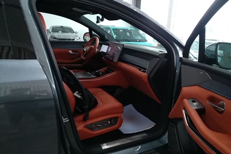 Used BYD Tang L 2025 DM 175KM Drone Player Edition Right Front Seat
