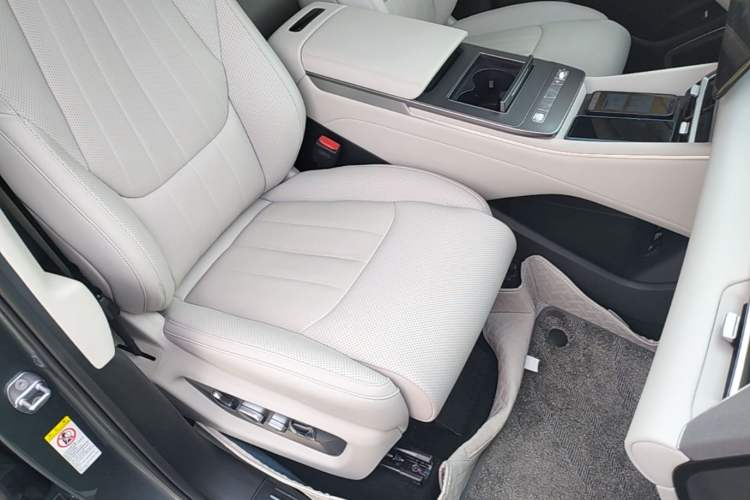 Used BYD Tang L 2025 DM 200KM Four-Wheel Drive LiDAR Flagship Model Right Front Seat