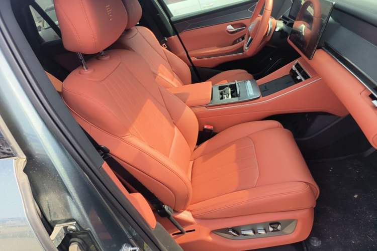 Used BYD Tang L 2025 DM 175KM Drone Player Edition Right Front Seat