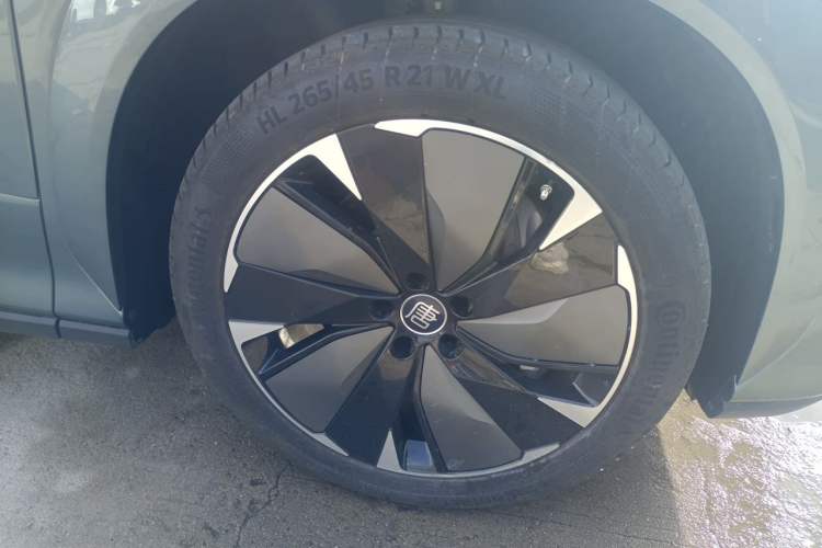 Used BYD Tang L 2025 DM 200KM Four-Wheel Drive LiDAR Flagship Model Right Front Wheel Hub