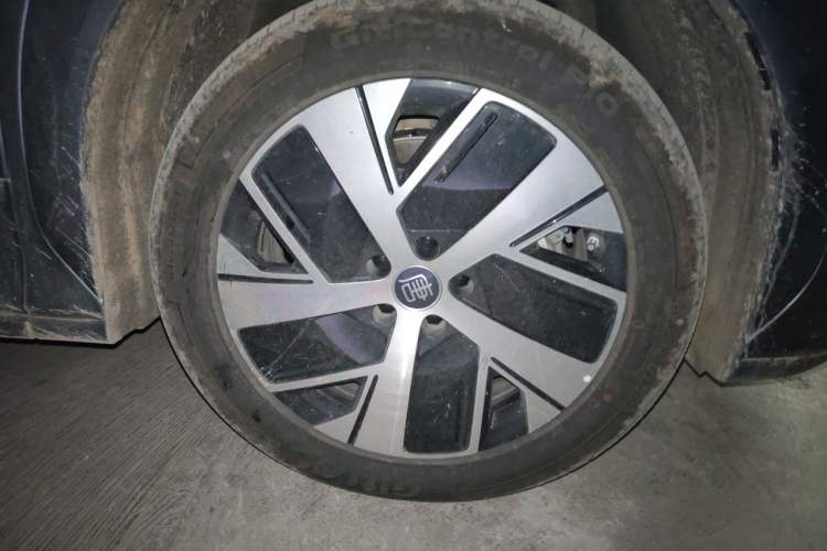 Used BYD Tang L 2025 DM 200KM Four-Wheel Drive LiDAR Flagship Model Right Front Wheel Hub