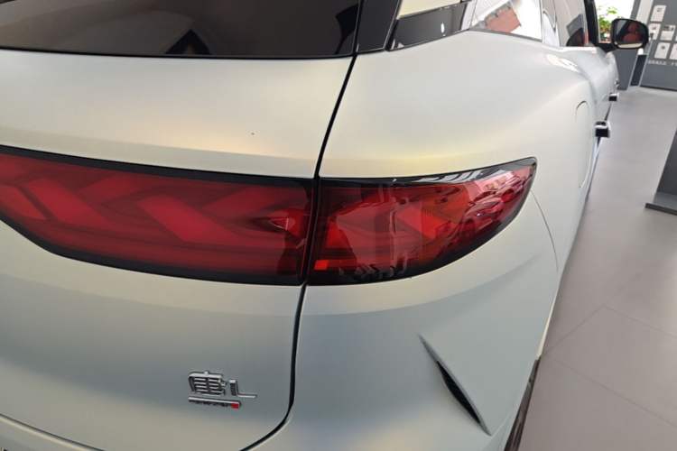 Used BYD Tang L 2025 DM 175KM Drone Player Edition Right Rear Taillight