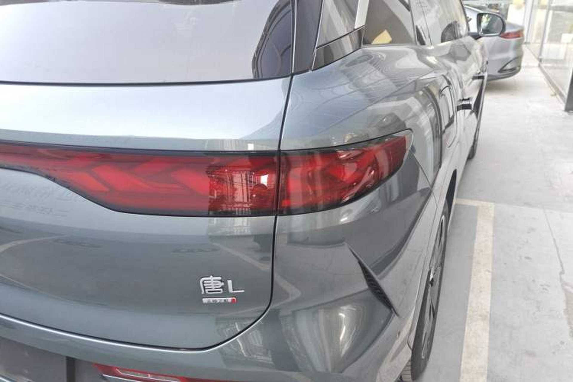 Used BYD Tang L 2025 DM 175KM Drone Player Edition Right Rear Taillight