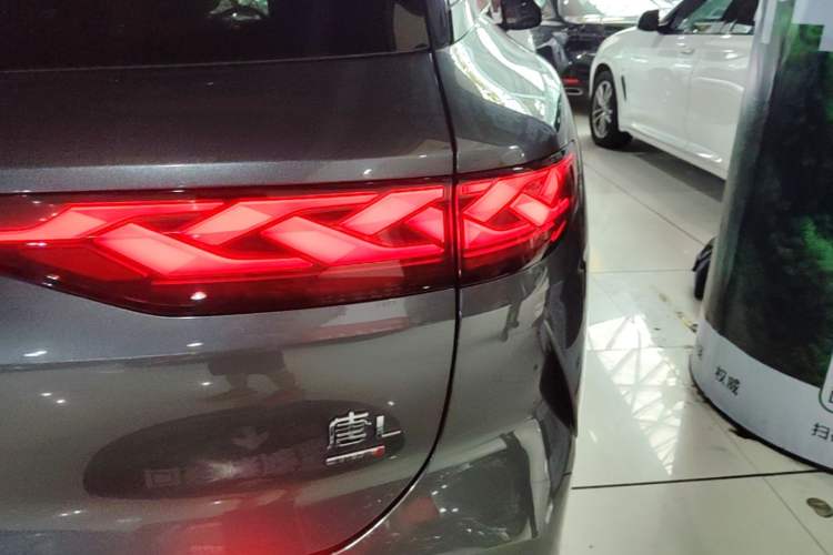 Used BYD Tang L 2025 DM 175KM Drone Player Edition Right Rear Taillight