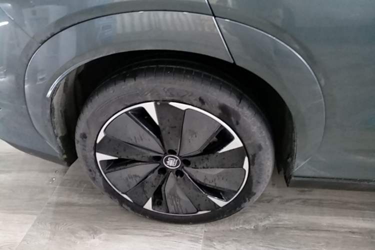 Used BYD Tang L 2025 DM 175KM Drone Player Edition Right Rear Wheel Hub