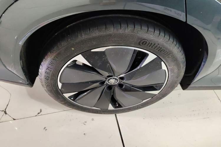 Used BYD Tang L 2025 DM 175KM Drone Player Edition Right Rear Wheel Hub