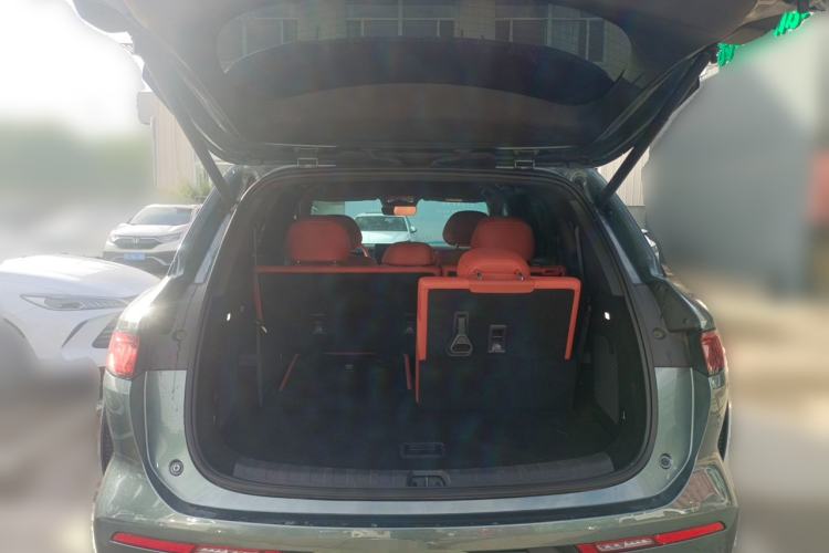 Used BYD Tang L 2025 DM 200KM Four-Wheel Drive LiDAR Flagship Model Trunk