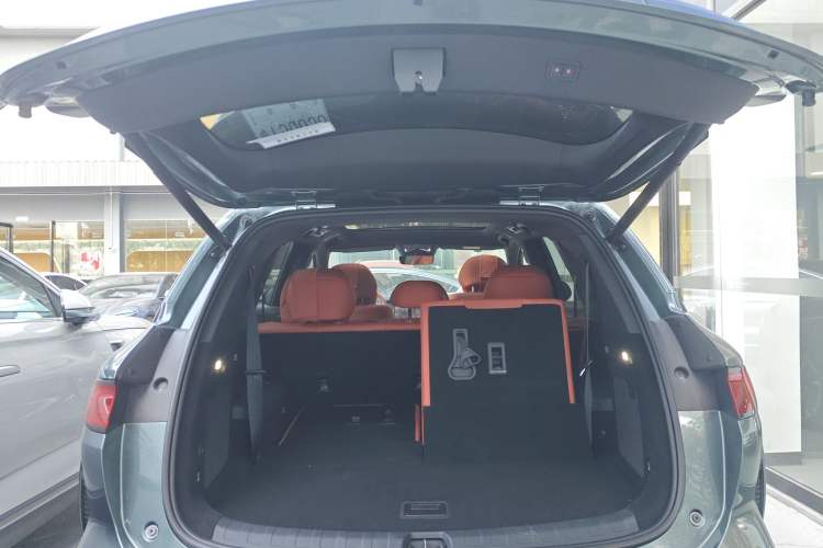 Used BYD Tang L 2025 DM 175KM Drone Player Edition Trunk