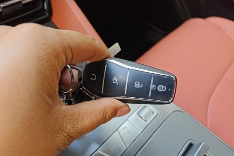 Used BYD Tang L 2025 EV 600KM All-Wheel-Drive LiDAR Flagship Model Vehicle Key