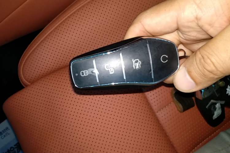 Used BYD Tang L 2025 DM 175KM Drone Player Edition Vehicle Key