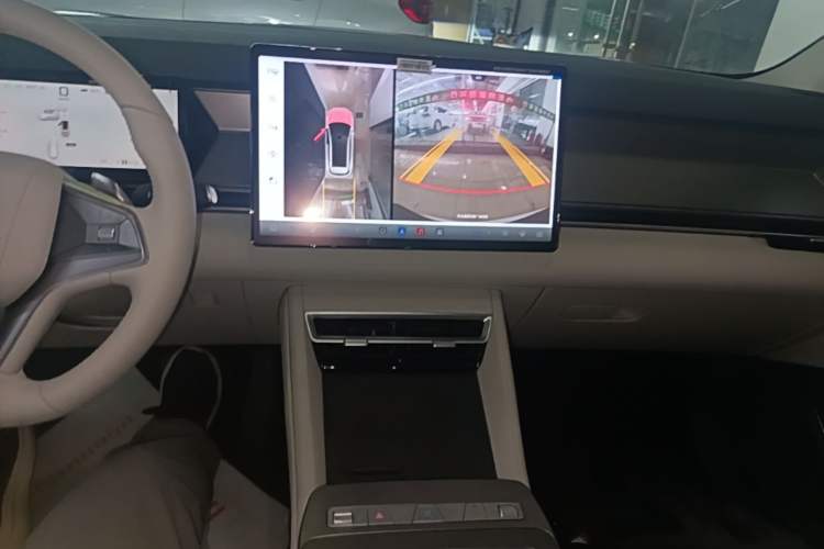 Used BYD Tang L 2025 EV with 670 km Range LiDAR and Premium Features Audio And AC Panel