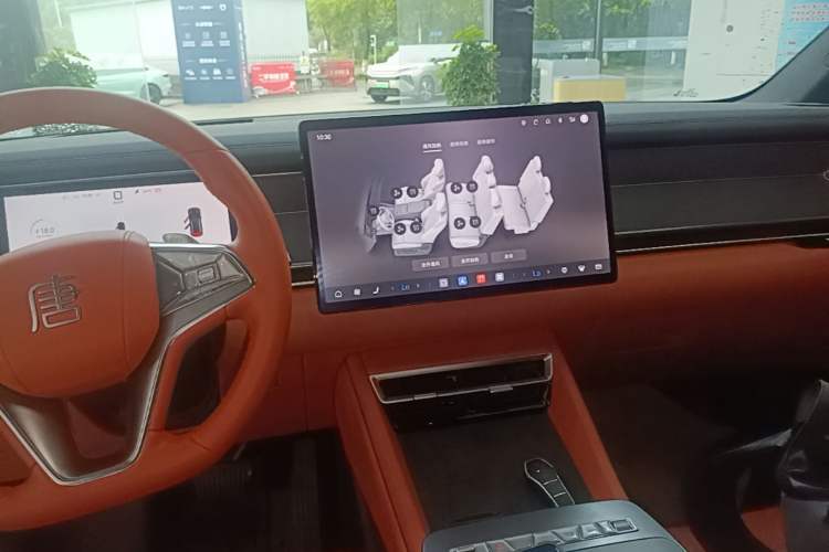 Used BYD Tang L 2025 EV 670KM LiDAR Flagship Version Audio And AC Panel