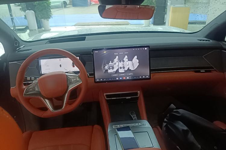 Used BYD Tang L 2025 EV 670KM LiDAR Flagship Version Center Console