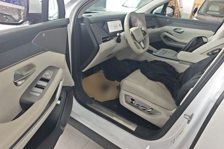 Used BYD Tang L 2025 EV 670KM LiDAR Flagship Version Driver Seat