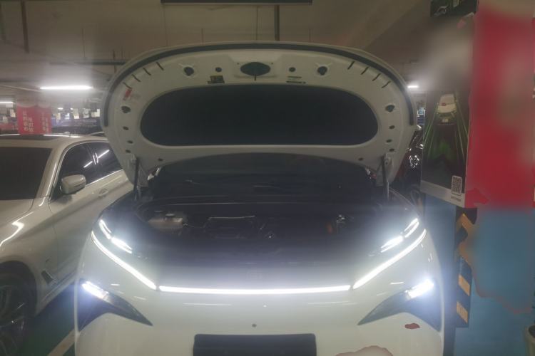 Used BYD Tang L 2025 DM 200KM Four-Wheel Drive LiDAR Flagship Model Engine Bay