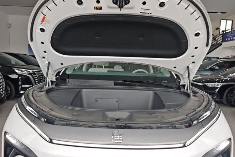 Used BYD Tang L 2025 EV 670KM LiDAR Flagship Version Engine Bay