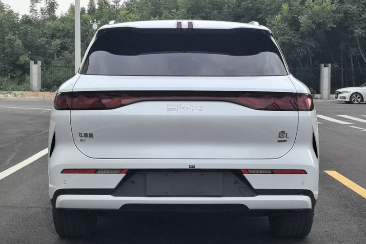Used BYD Tang L 2025 EV with 670 km Range LiDAR and Premium Features Exterior 5