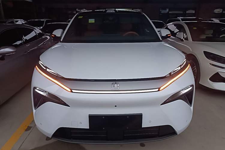 Used BYD Tang L 2025 EV 670KM LiDAR Flagship Version Front