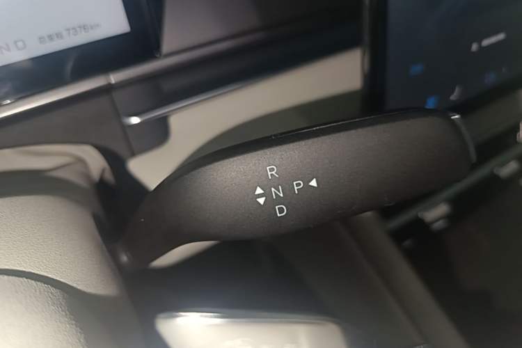 Used BYD Tang L 2025 EV with 670 km Range LiDAR and Premium Features Gear Lever