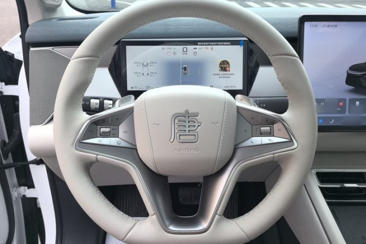 Used BYD Tang L 2025 EV with 670 km Range LiDAR and Premium Features Interior 6