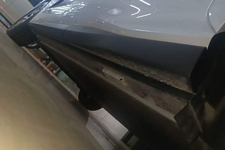 Used BYD Tang L 2025 EV with 670 km Range LiDAR and Premium Features Left Side Sill