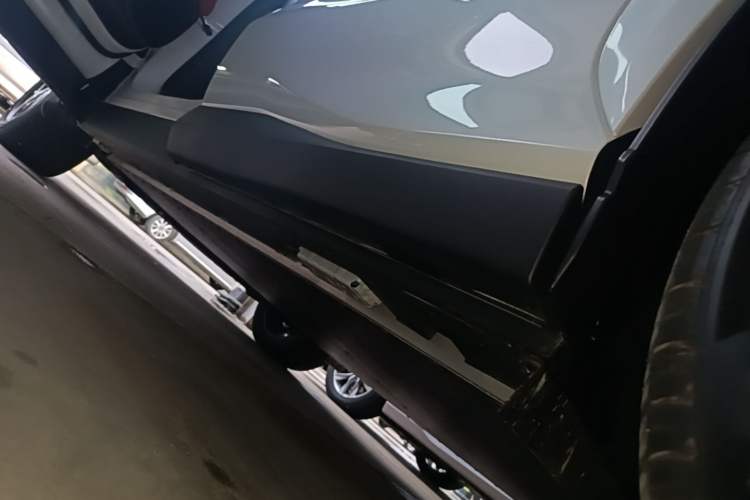 Used BYD Tang L 2025 EV 670KM LiDAR Flagship Version Left Side Sill