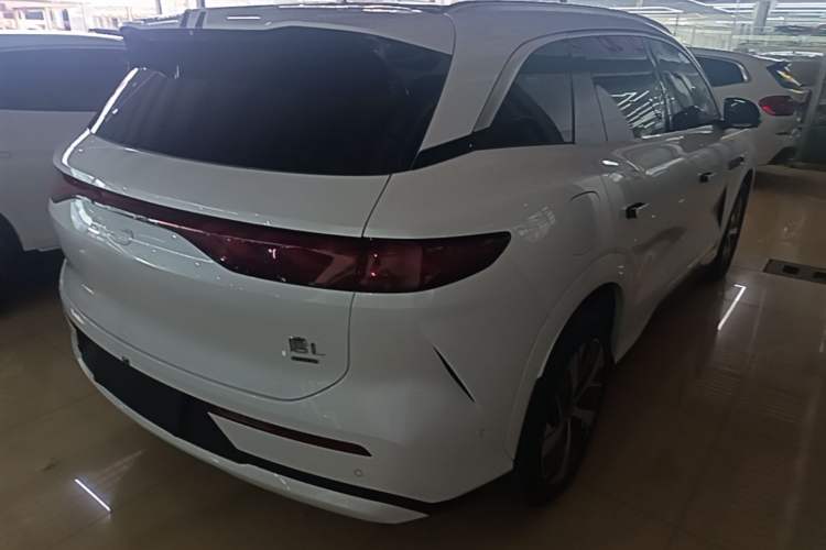 Used BYD Tang L 2025 EV with 670 km Range LiDAR and Premium Features Rear Right 45 Deg