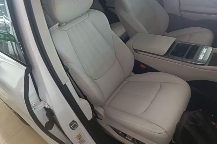 Used BYD Tang L 2025 EV with 670 km Range LiDAR and Premium Features Right Front Seat